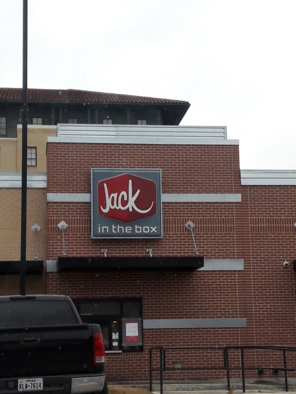 Jack in the Box | 2851 W Berry St, Fort Worth, TX 76109 | Phone: (817) 921-2471