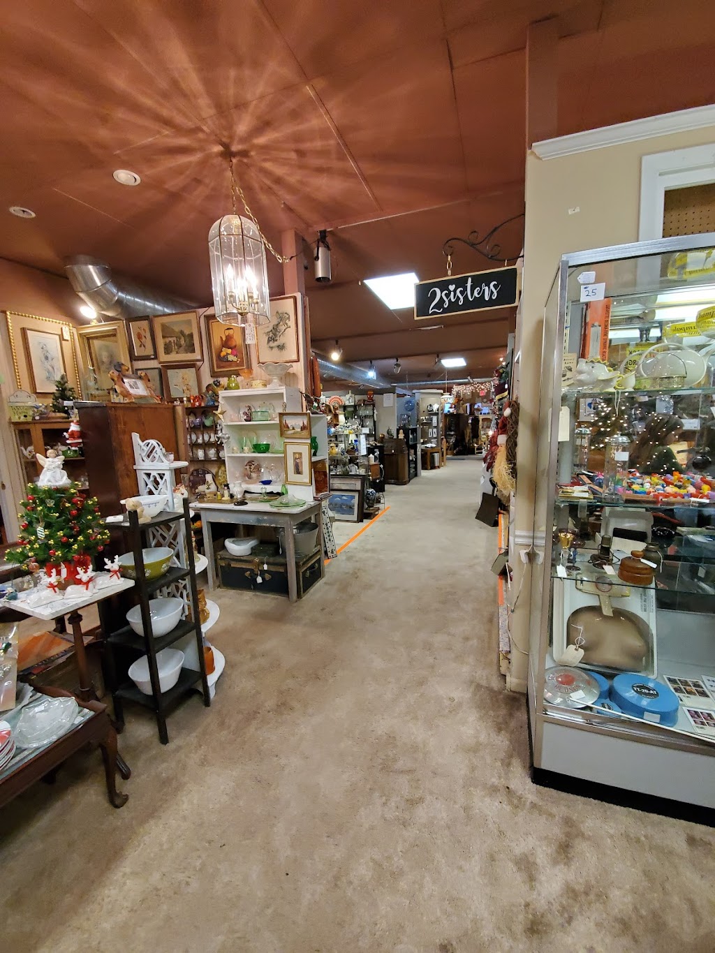 Antique Marketplace Hammonton | 109 12th St, Hammonton, NJ 08037 | Phone: (609) 567-1889