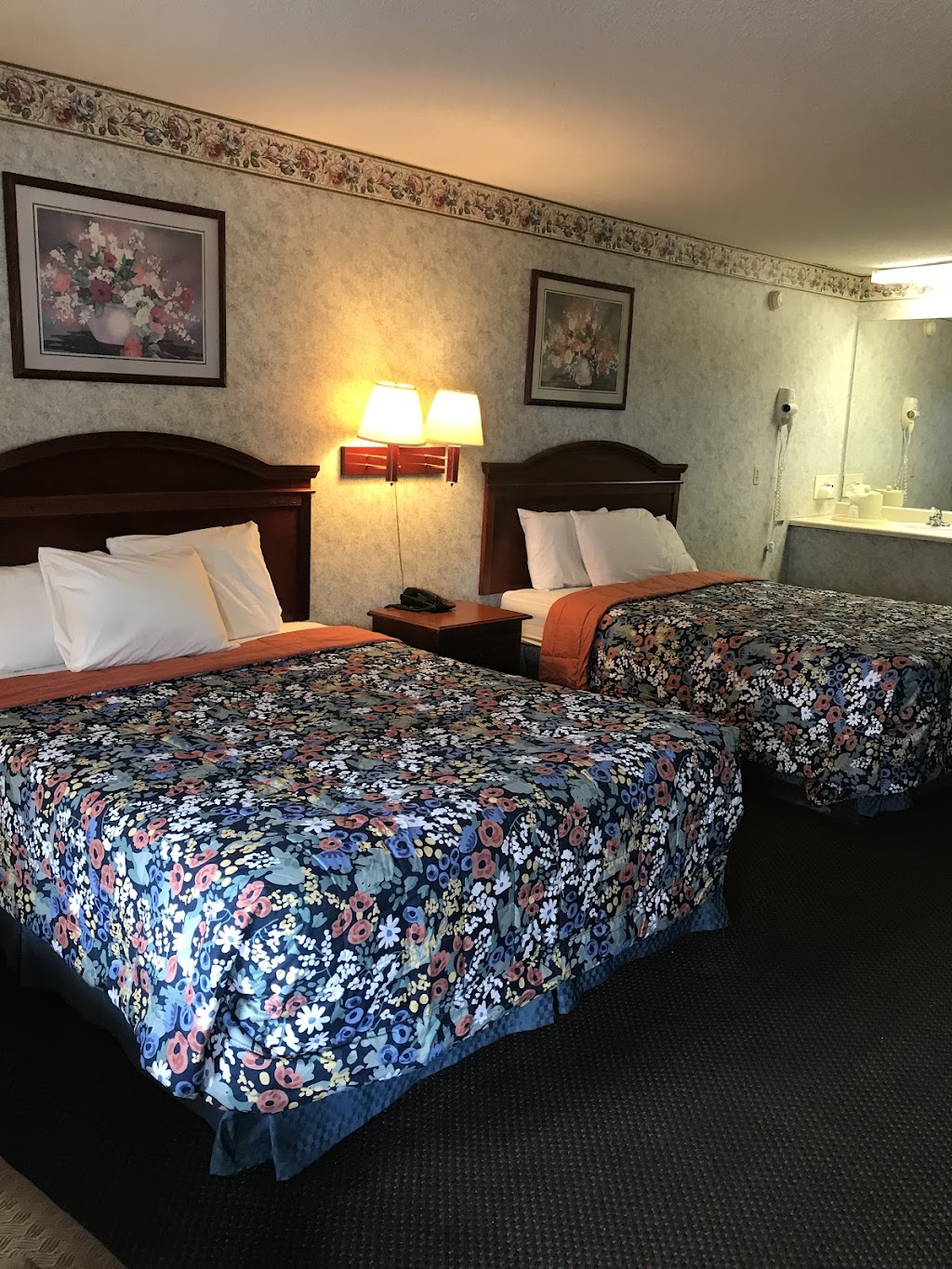 Merrimac Inn & Suites | 7224 Merrimac Trail, Williamsburg, VA 23185, USA | Phone: (757) 229-0400