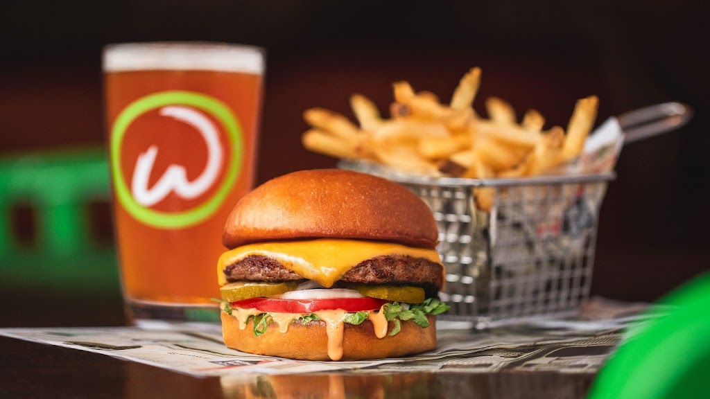 Wahlburgers | 777 Hollywood Blvd, Dayton, OH 45414, USA | Phone: (844) 225-7057