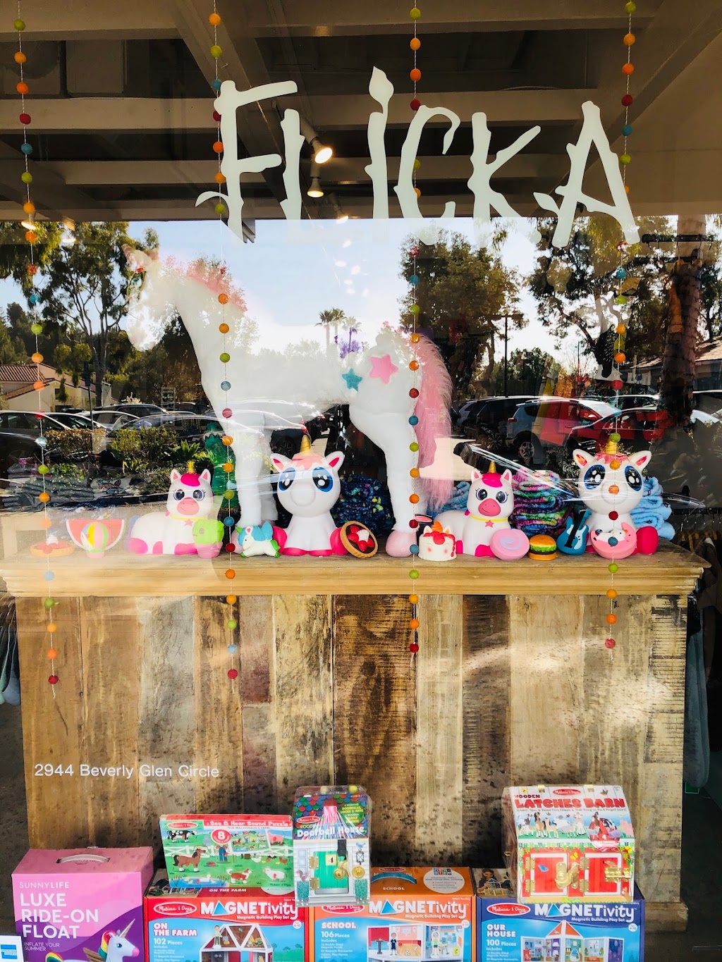 Flicka | 2944 Beverly Glen Cir, Los Angeles, CA 90077, USA | Phone: (424) 465-9154