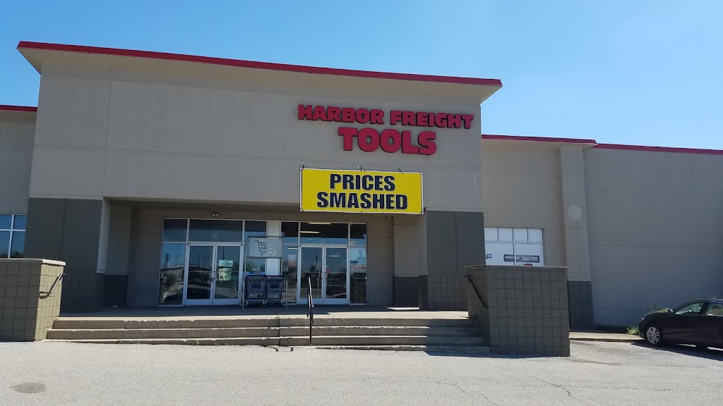 Harbor Freight Tools | 746 E Lewis and Clark Pkwy, Clarksville, IN 47129, USA | Phone: (812) 282-2487