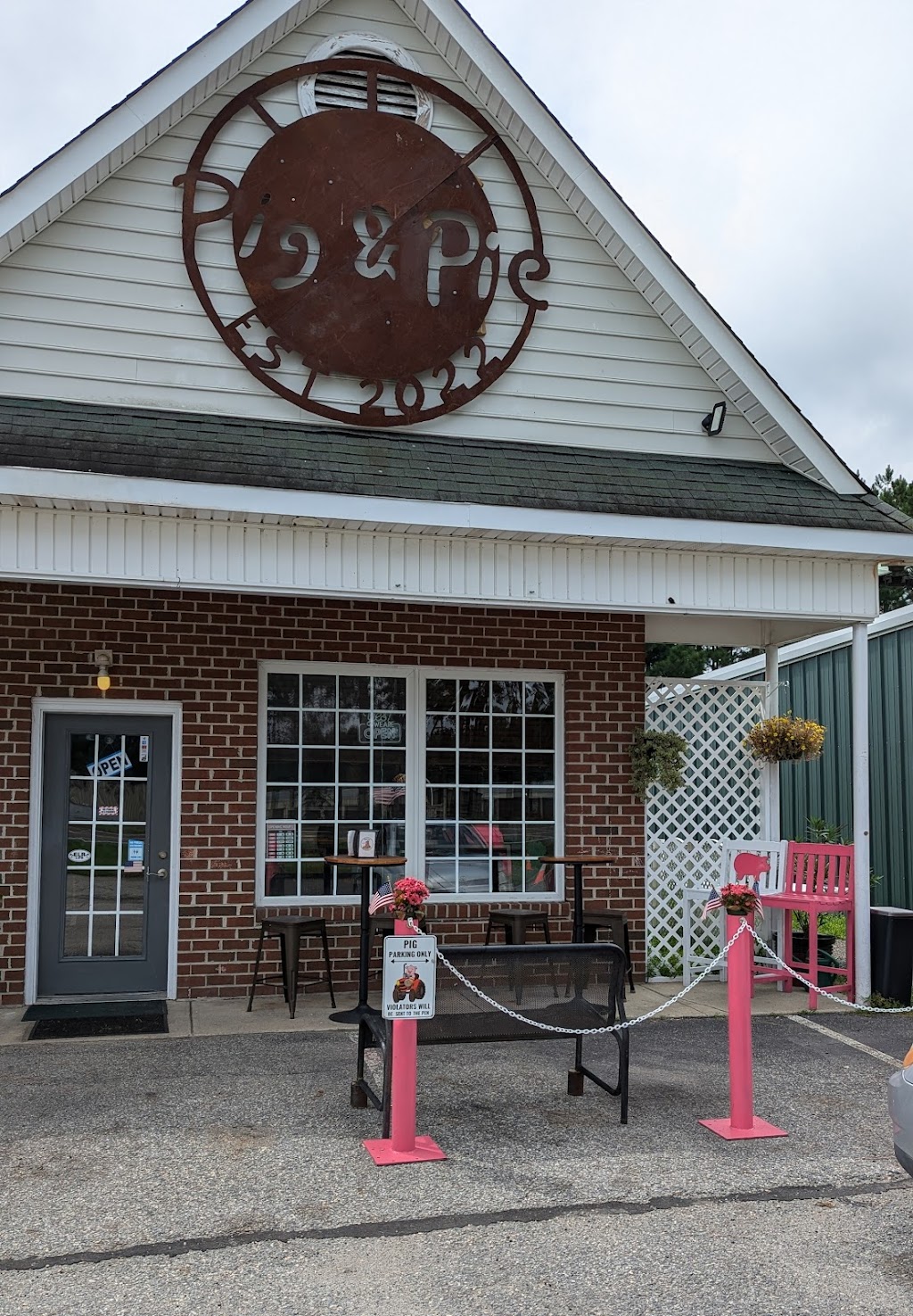 Pig & Pie | 2324 Greys Point Rd, Topping, VA 23169, USA | Phone: (804) 758-0605