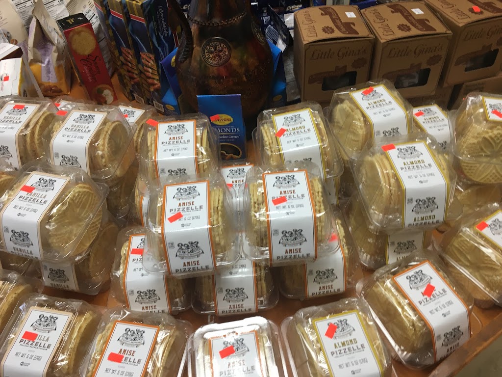 Ferraras Market | 20 W Central St, Franklin, MA 02038, USA | Phone: (508) 520-4621