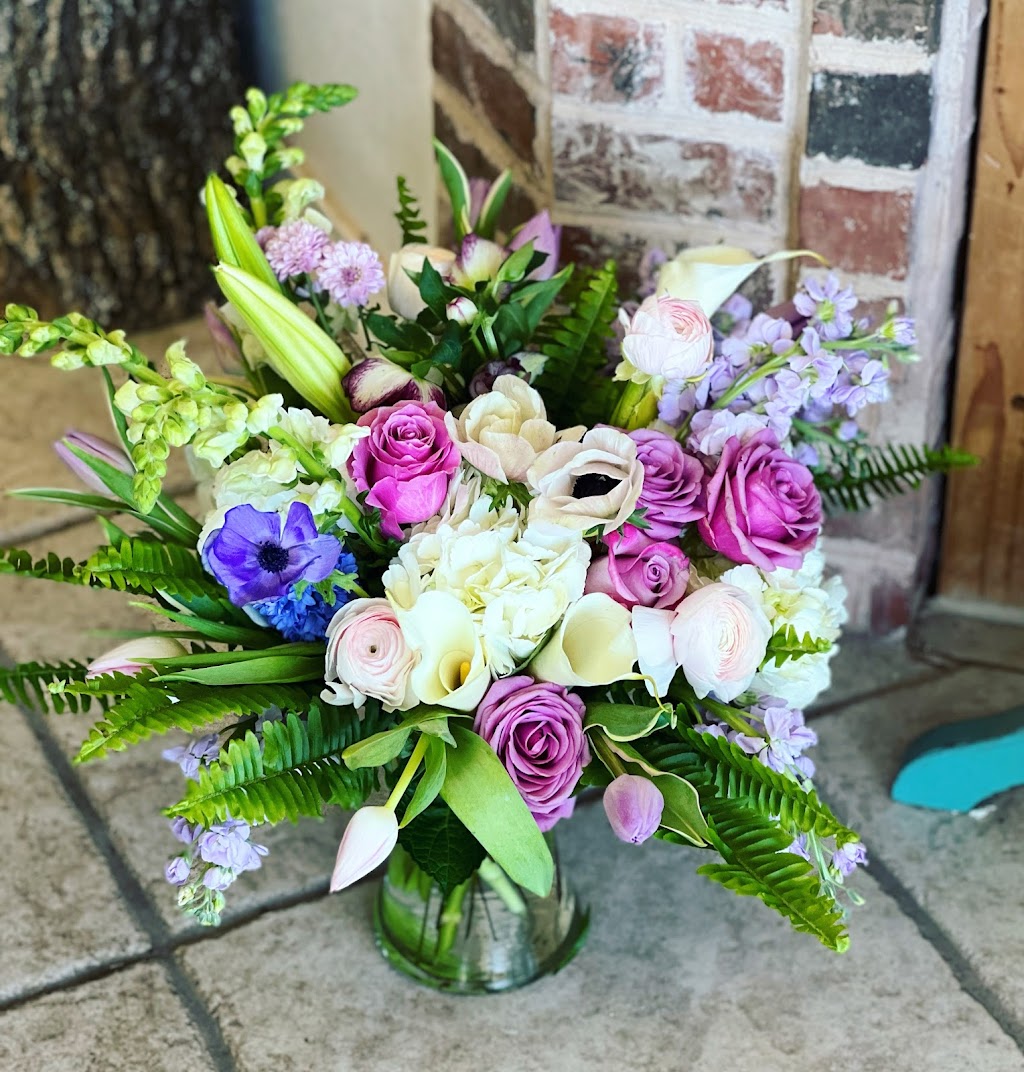 Granbury Blooms | 3254 Fall Creek Hwy, Granbury, TX 76049, USA | Phone: (817) 910-8273