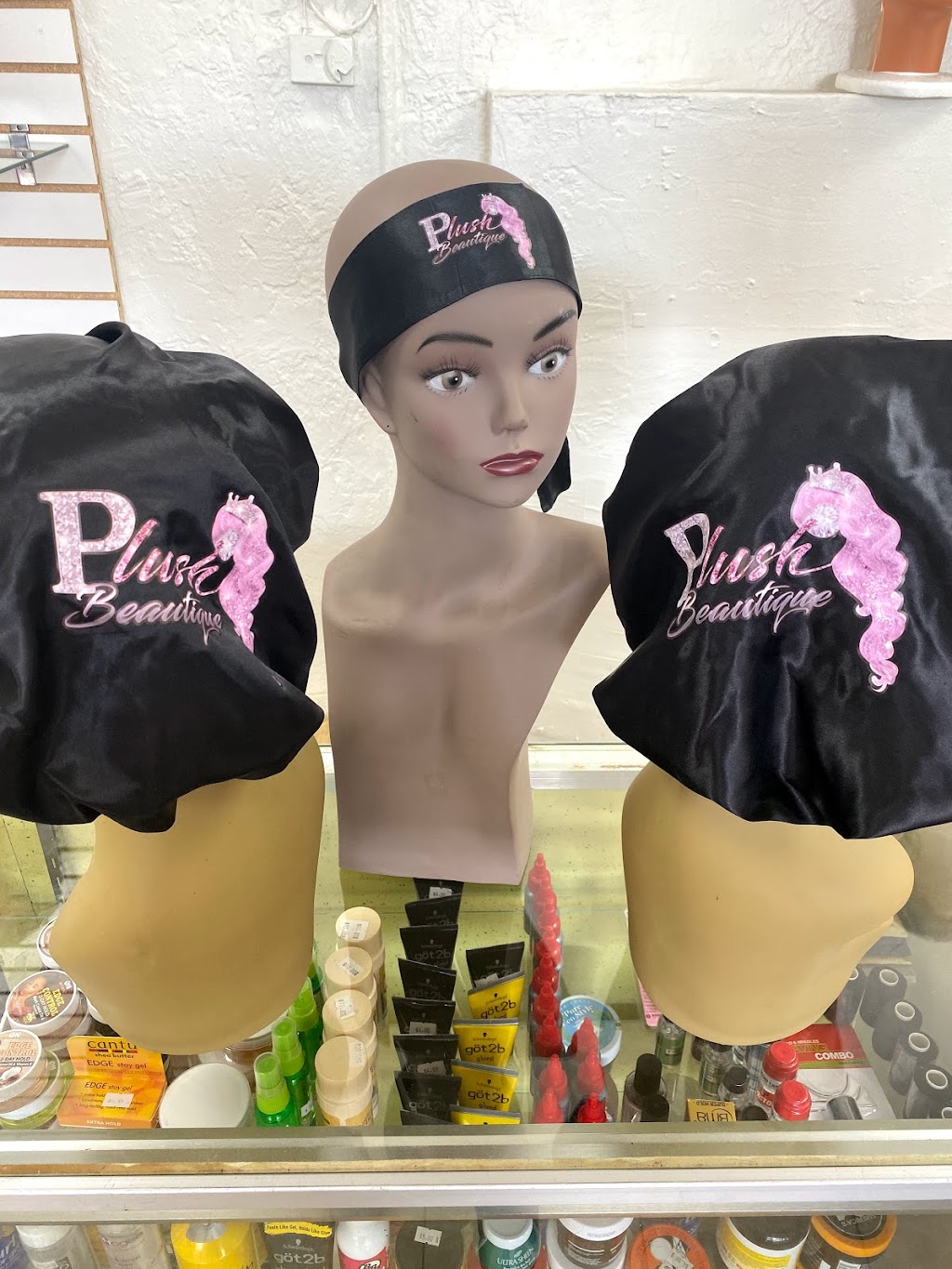 Plush Wigs & Beauty Supply | 6422 S Normandie Ave, Los Angeles, CA 90044, USA | Phone: (323) 393-0773