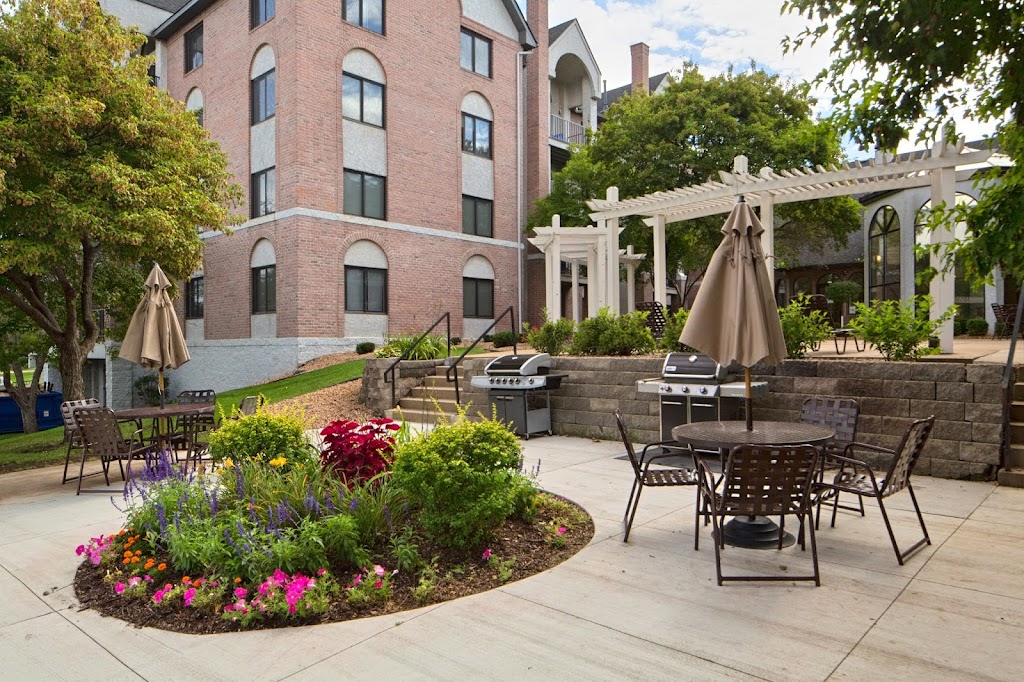 Highland Ridge Apartments | 2285 Stewart Ave, St Paul, MN 55116, USA | Phone: (651) 699-9135