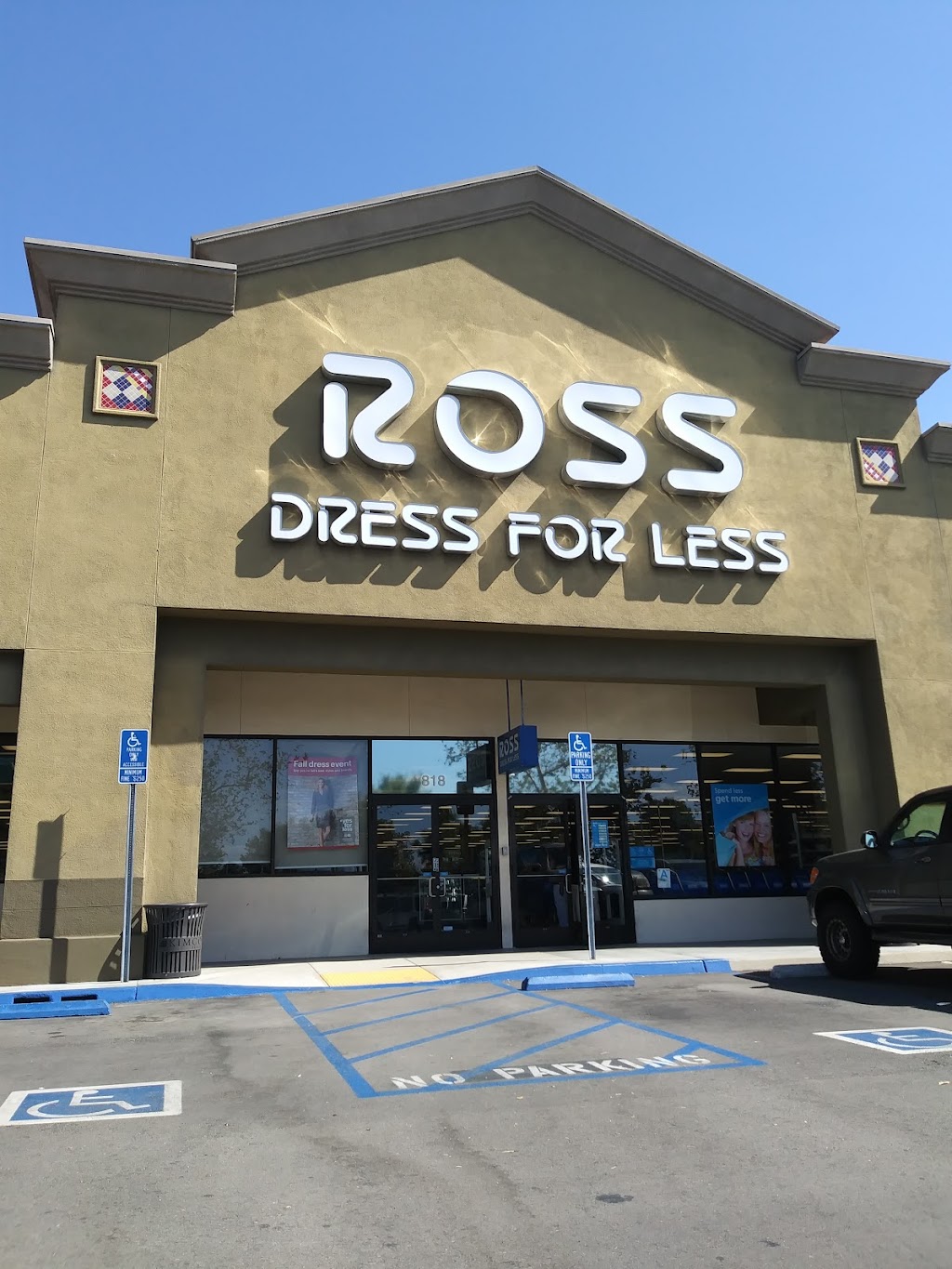 Ross Dress for Less | 818 W Arrow Hwy, San Dimas, CA 91773, USA | Phone: (909) 592-5151