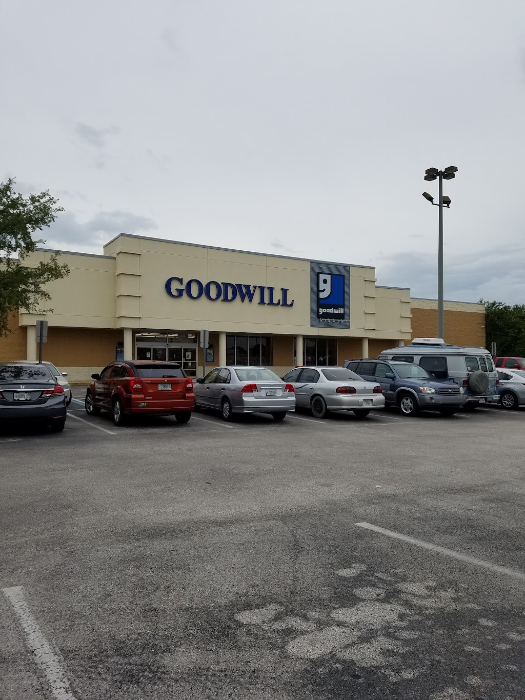 Goodwill - Leesburg | 10600 US-441, Leesburg, FL 34788, USA | Phone: (352) 404-7755