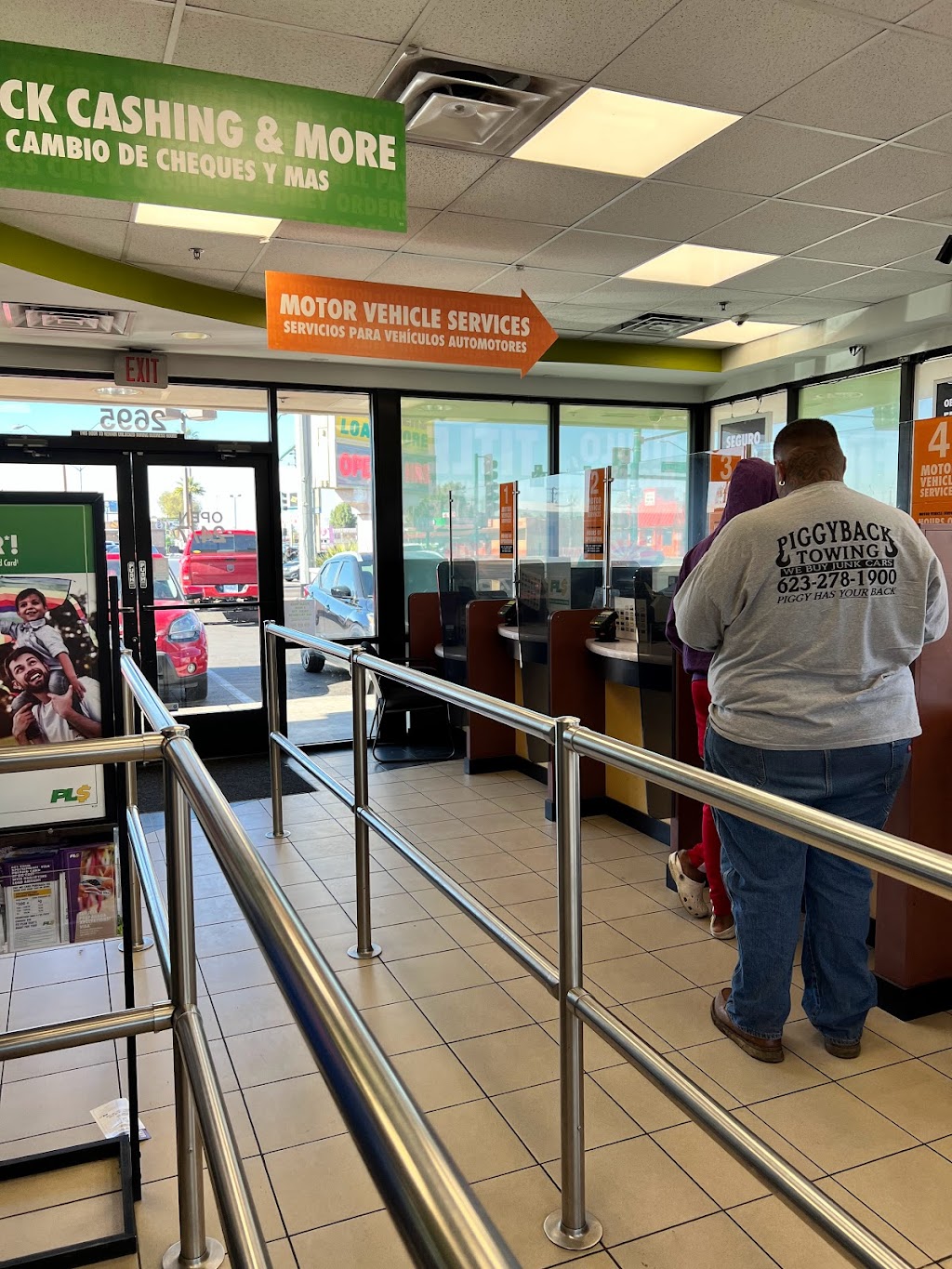 PLS Check Cashers 2695 W Van Buren St, Phoenix, AZ 85009, USA