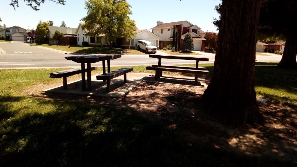 Illa Collin Park | Sacramento, CA 95828, USA | Phone: (916) 428-1171