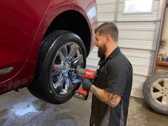 Cjs Automotive Pro Tire | 1107 Washington Rd, Newton, KS 67114, USA | Phone: (316) 283-4242