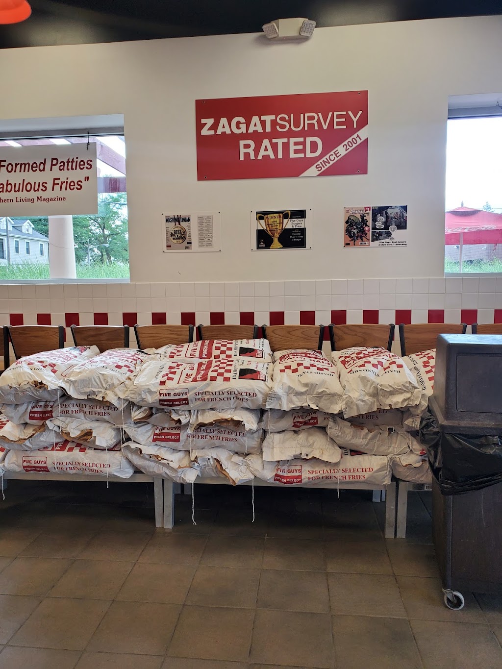 Five Guys | 2933 Vauxhall Rd, Vauxhall, NJ 07088, USA | Phone: (908) 688-8877