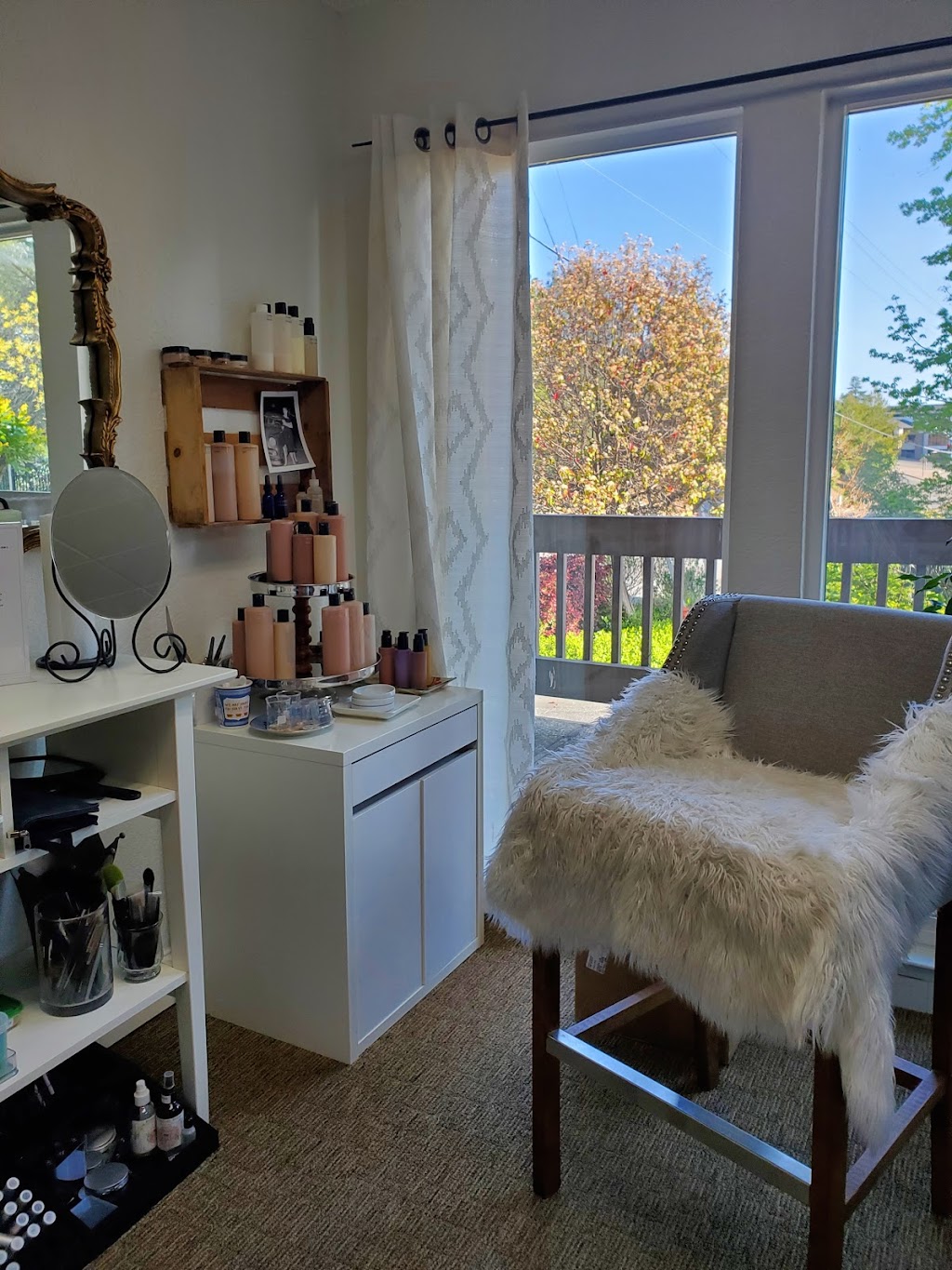 Beauty Blend Studio | 152 Maple St STE D, Auburn, CA 95603, USA | Phone: (916) 966-8888