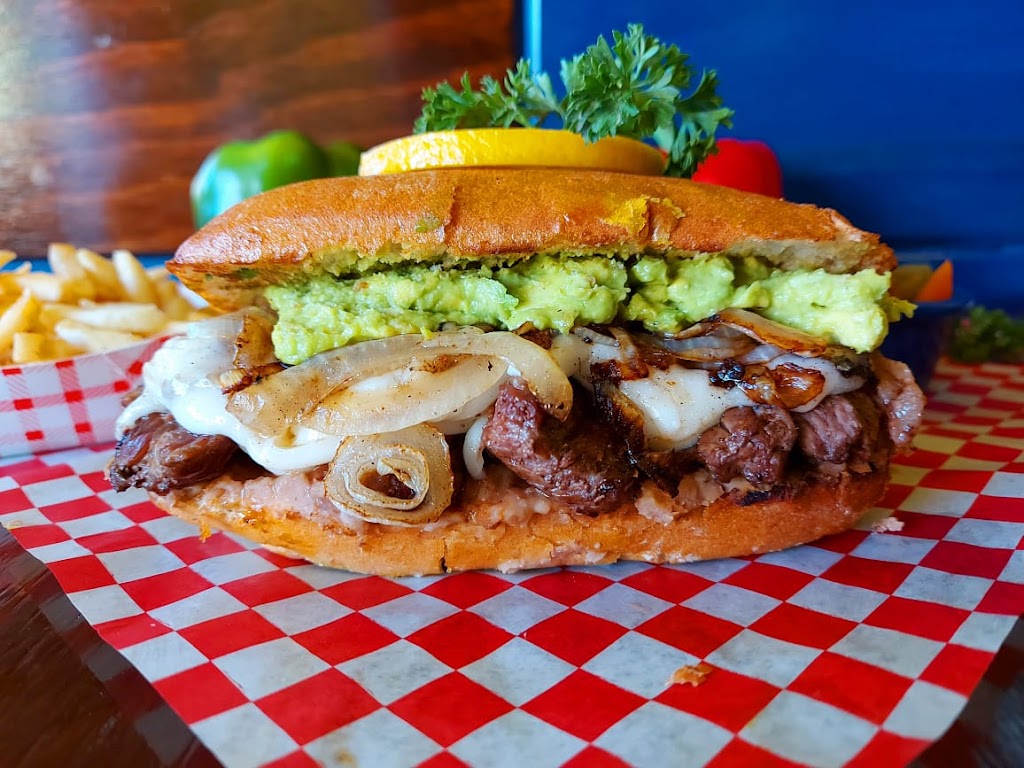 Tortas Las Cuadradas | 12a, Loma Bonita Nte., 22604 Tijuana, B.C., Mexico | Phone: 664 902 2910