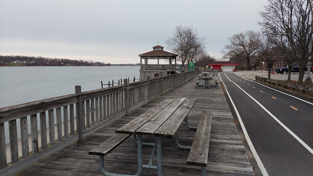 Two Mile Creek Greenway Trail Trailhead | isle view park, Niagara St, Tonawanda, NY 14150, USA | Phone: (716) 831-1001