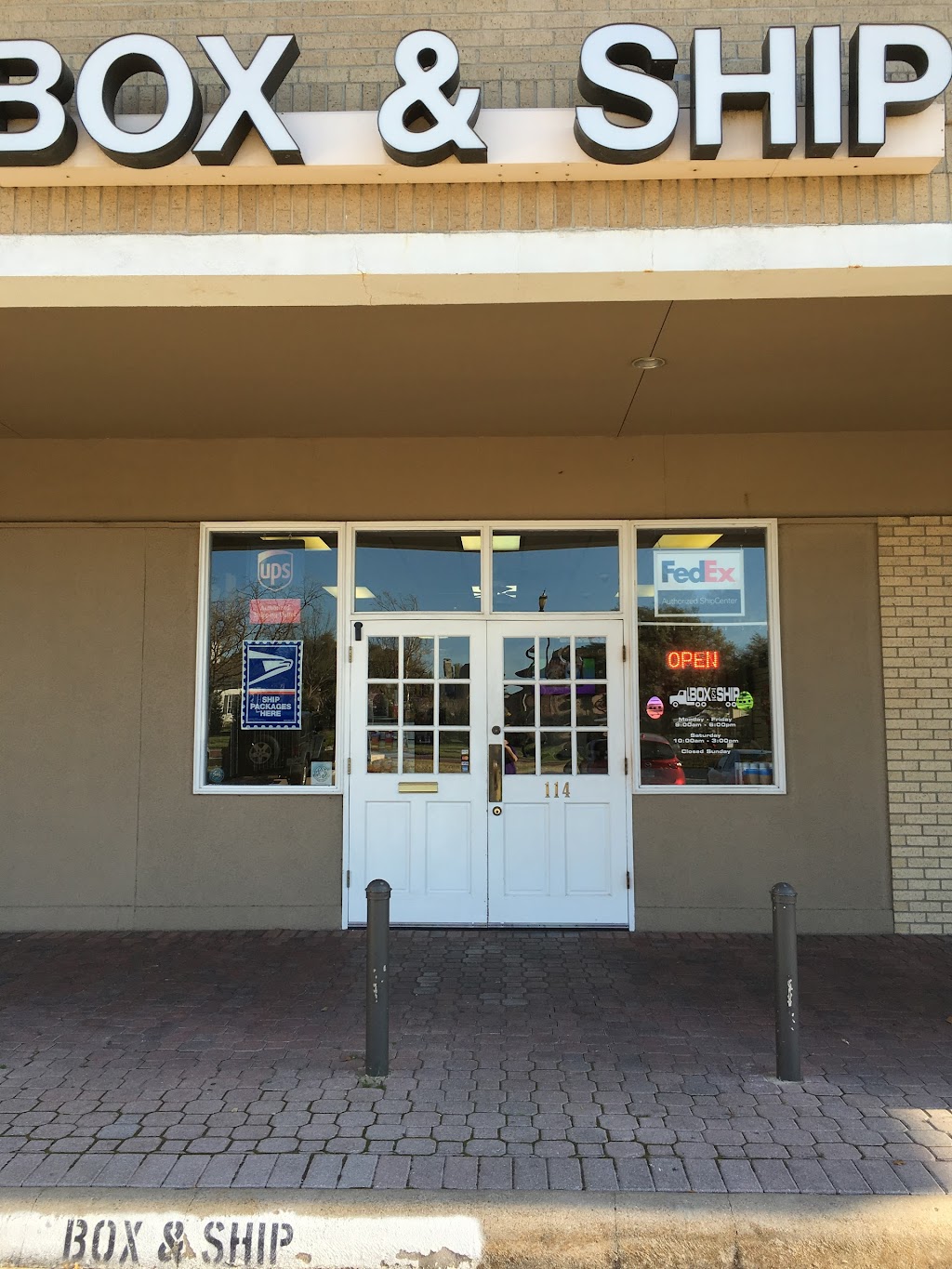 Box & Ship, a PackageHub Business Center | 4455 Camp Bowie Blvd #114, Fort Worth, TX 76107, USA | Phone: (817) 377-8754