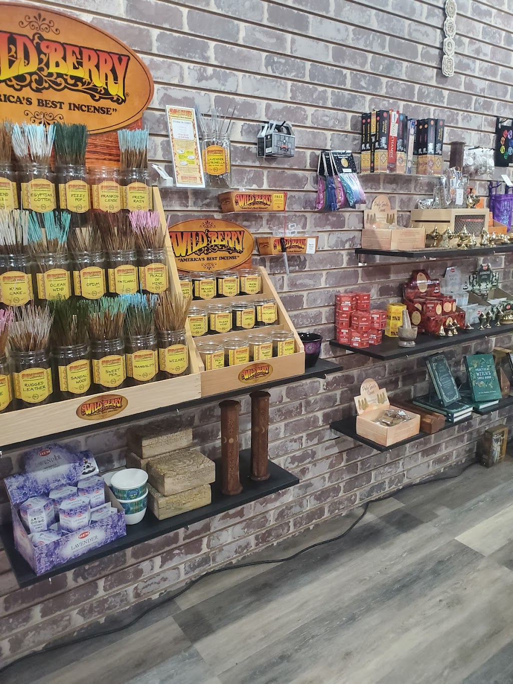 Brigays Unique Goods | 411 S Main St, Grapevine, TX 76051, USA | Phone: (817) 410-2770