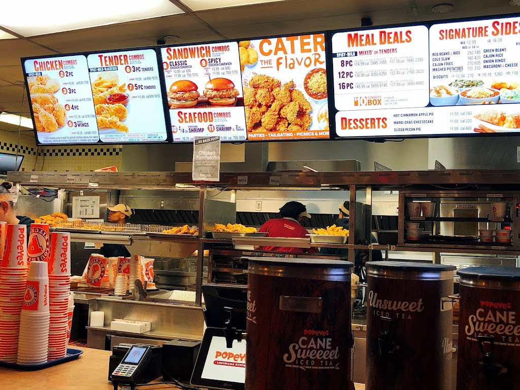 Popeyes Louisiana Kitchen | 34960 Enchanted Pkwy S, Federal Way, WA 98003, USA | Phone: (253) 517-5472