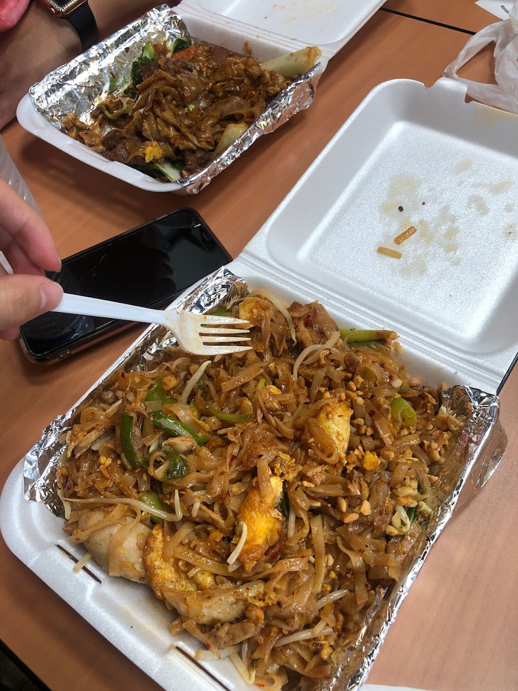 Thai and Chinese Express | 2540 Main St J, Irvine, CA 92614, USA | Phone: (949) 724-1813