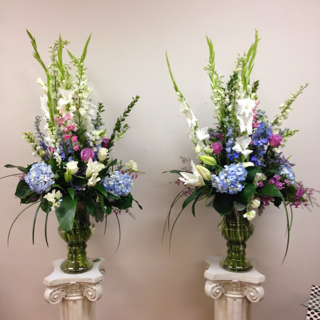 Cohasset Florist: Paul Douglas Floral Designs | 130 King St, Cohasset, MA 02025 | Phone: (781) 383-2700