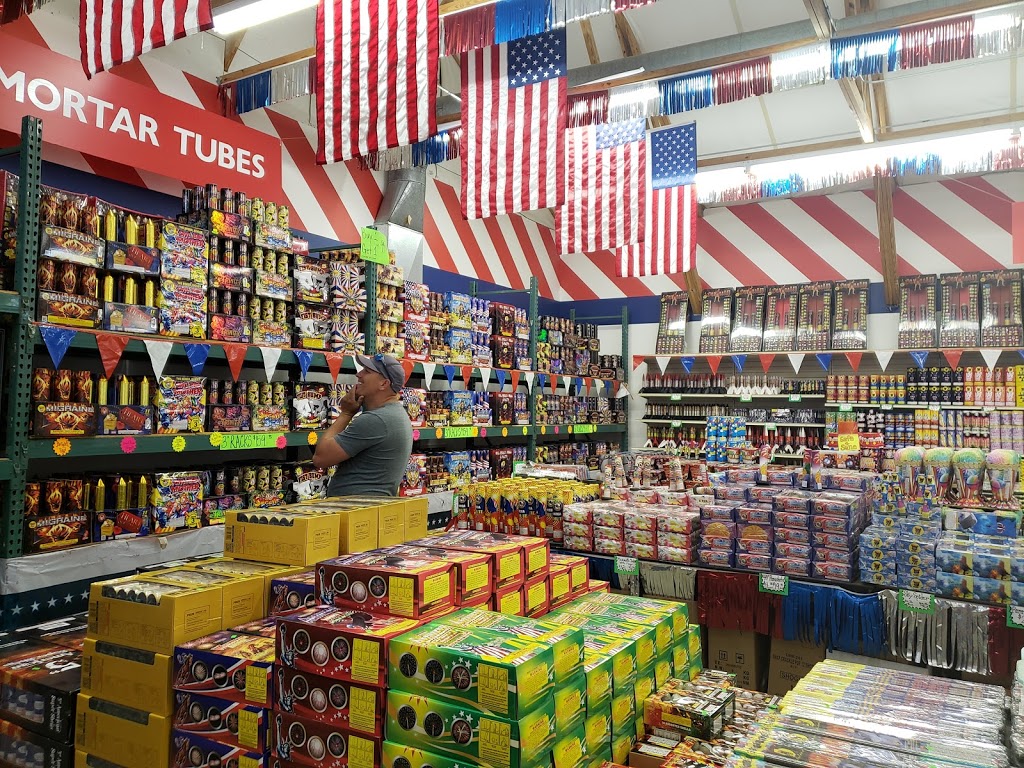 Fireworks Depot | 1215 Canton St, Prescott, WI 54021, USA | Phone: (715) 262-4444