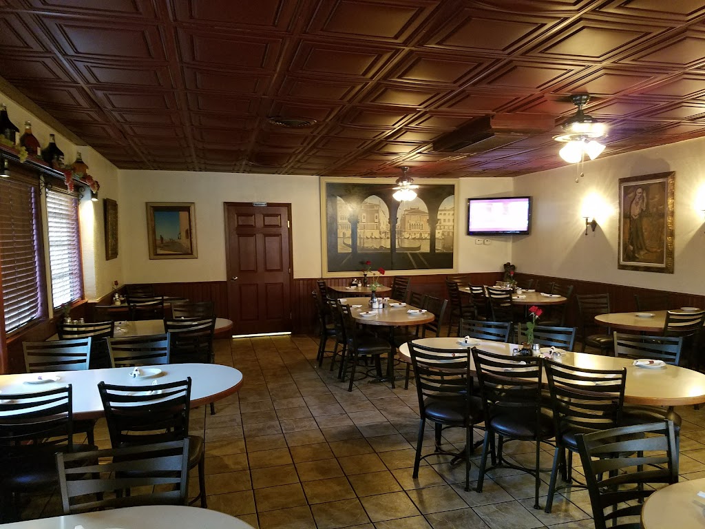 Tonys Italian Kitchen | 6106 Wesley St, Greenville, TX 75402, USA | Phone: (903) 455-2225