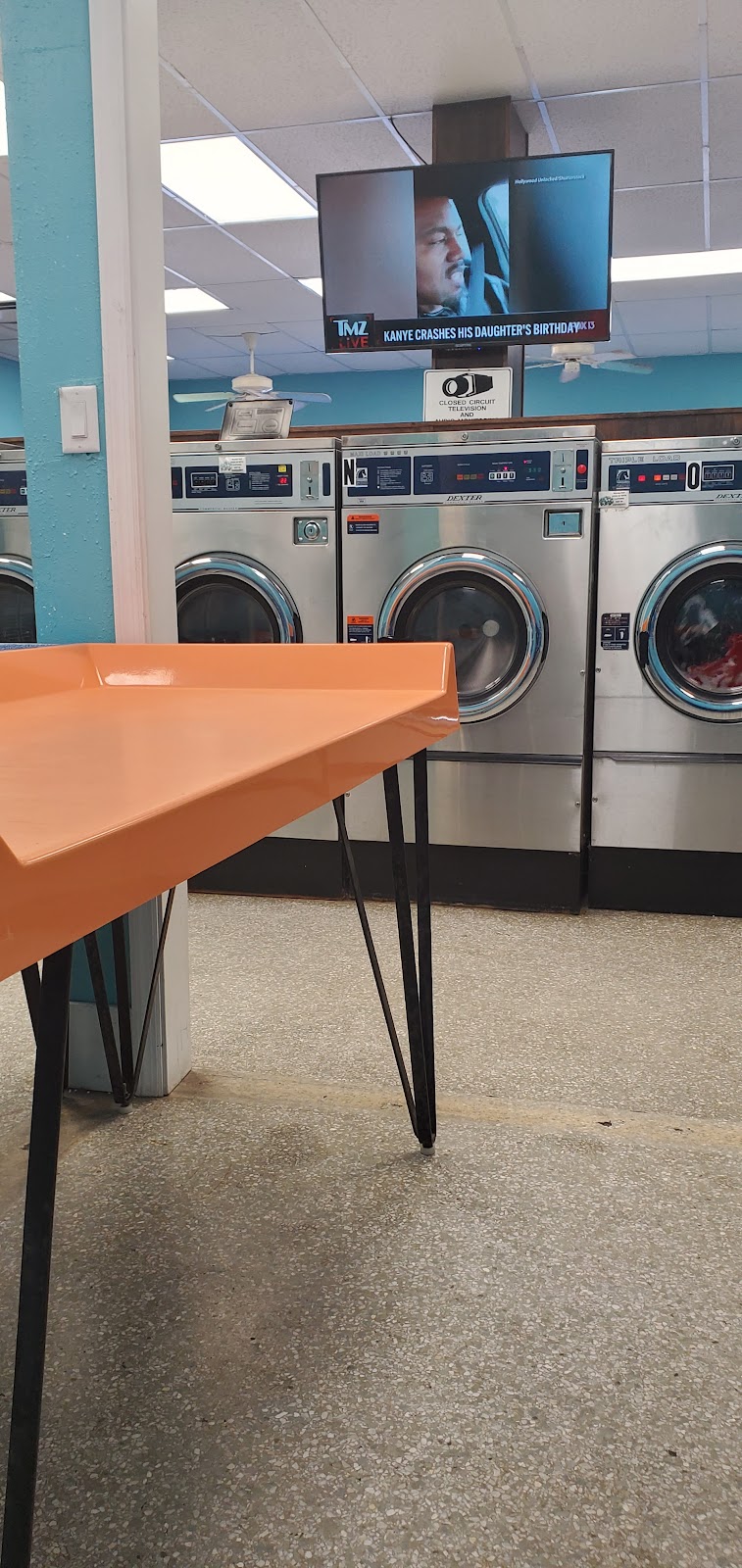 BriteWash laundromat | 1617 E Edgewood Dr, Lakeland, FL 33803, USA | Phone: (863) 221-6698