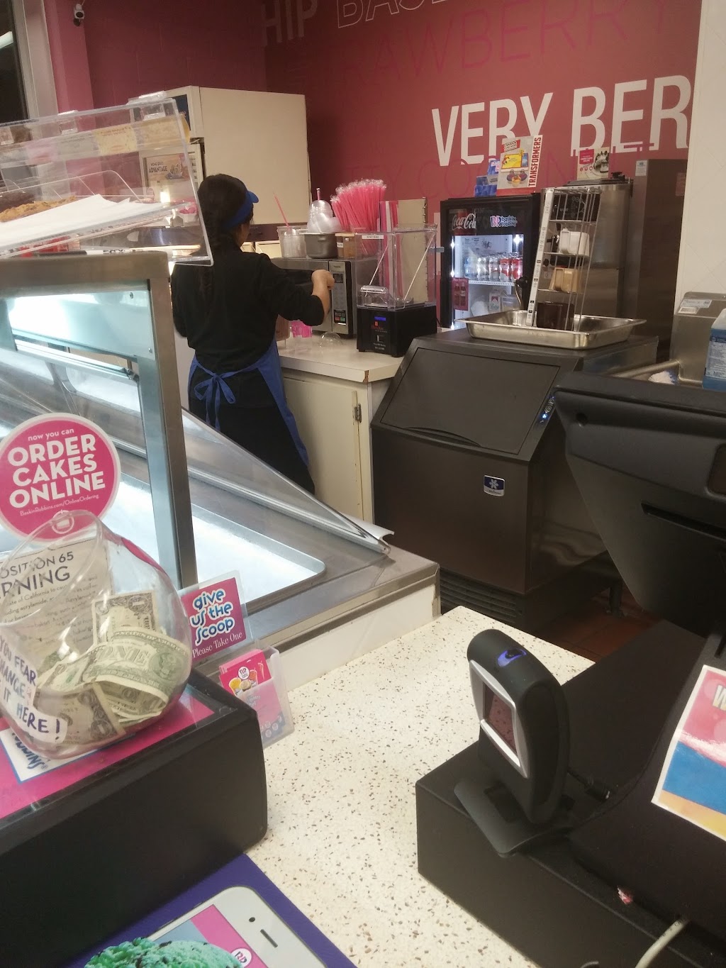 Baskin-Robbins | 1137 S De Anza Blvd, San Jose, CA 95129, USA | Phone: (408) 255-2811