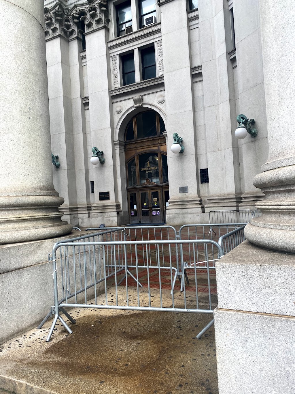 Federal Bureau of Investigation | 26 Federal Plaza 23rd floor, New York, NY 10278, USA | Phone: (212) 384-1000