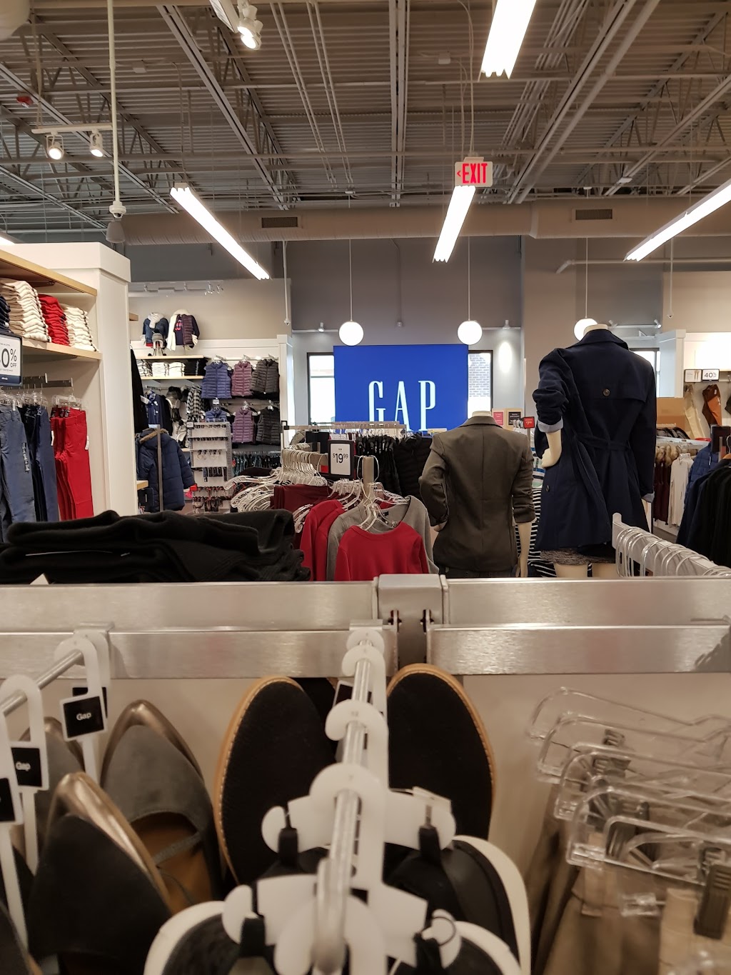 Gap Factory | 1600 Premium Outlets Blvd #500, Norfolk, VA 23502, USA | Phone: (757) 447-9489