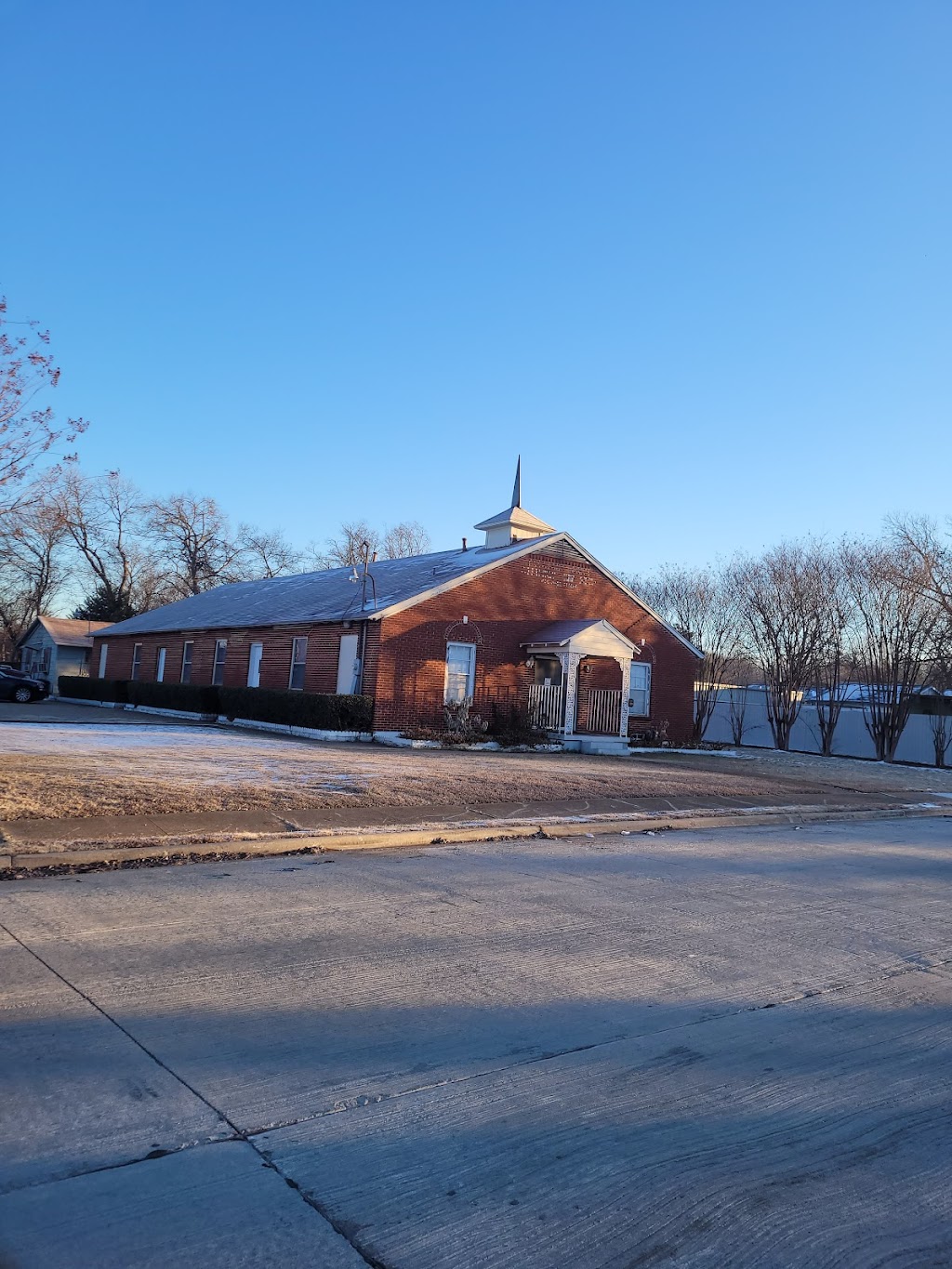 Asamblea Apostolic Iglesia Fuente de Vida | 2300 Walnut St, Greenville, TX 75401, USA | Phone: (903) 268-7793