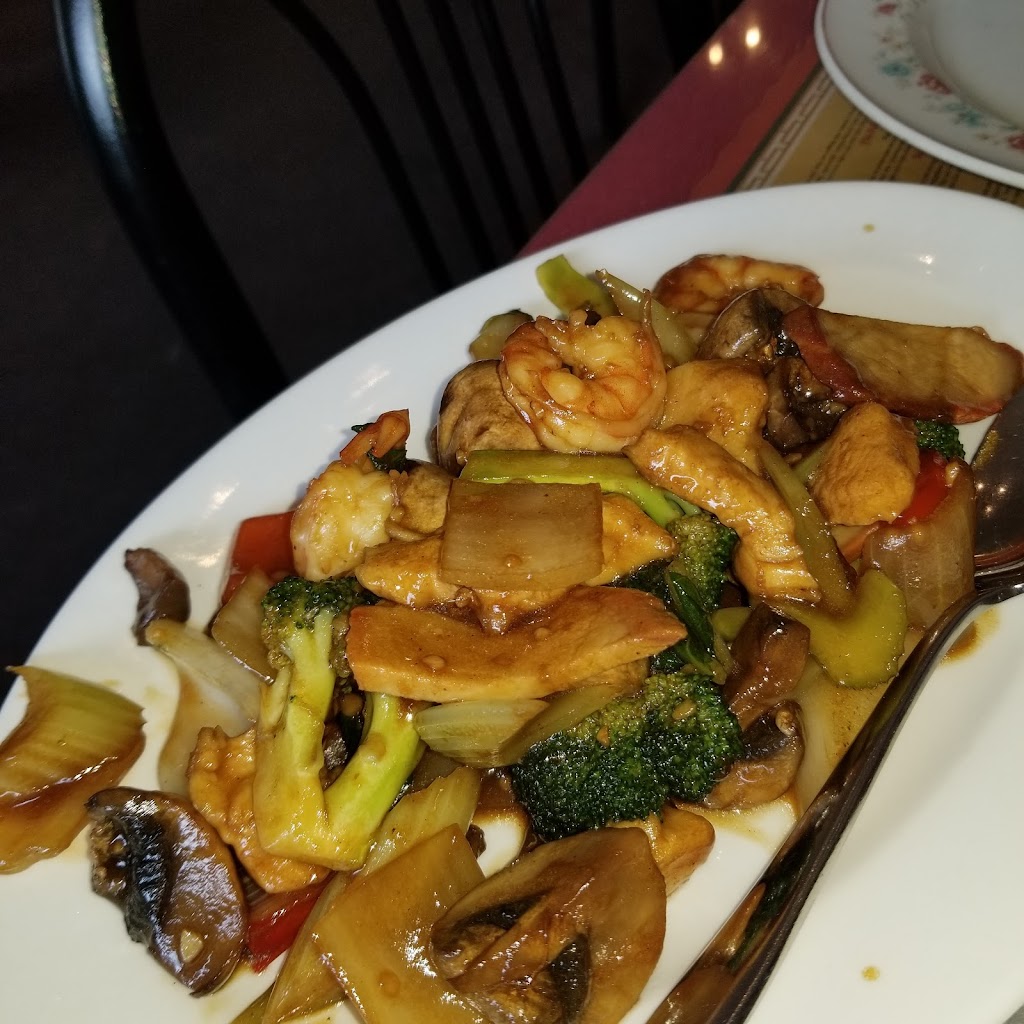 Lucky Kitchen Restaurant | 190 King St W, Harrow, ON N0R 1G0, Canada | Phone: (519) 738-4447