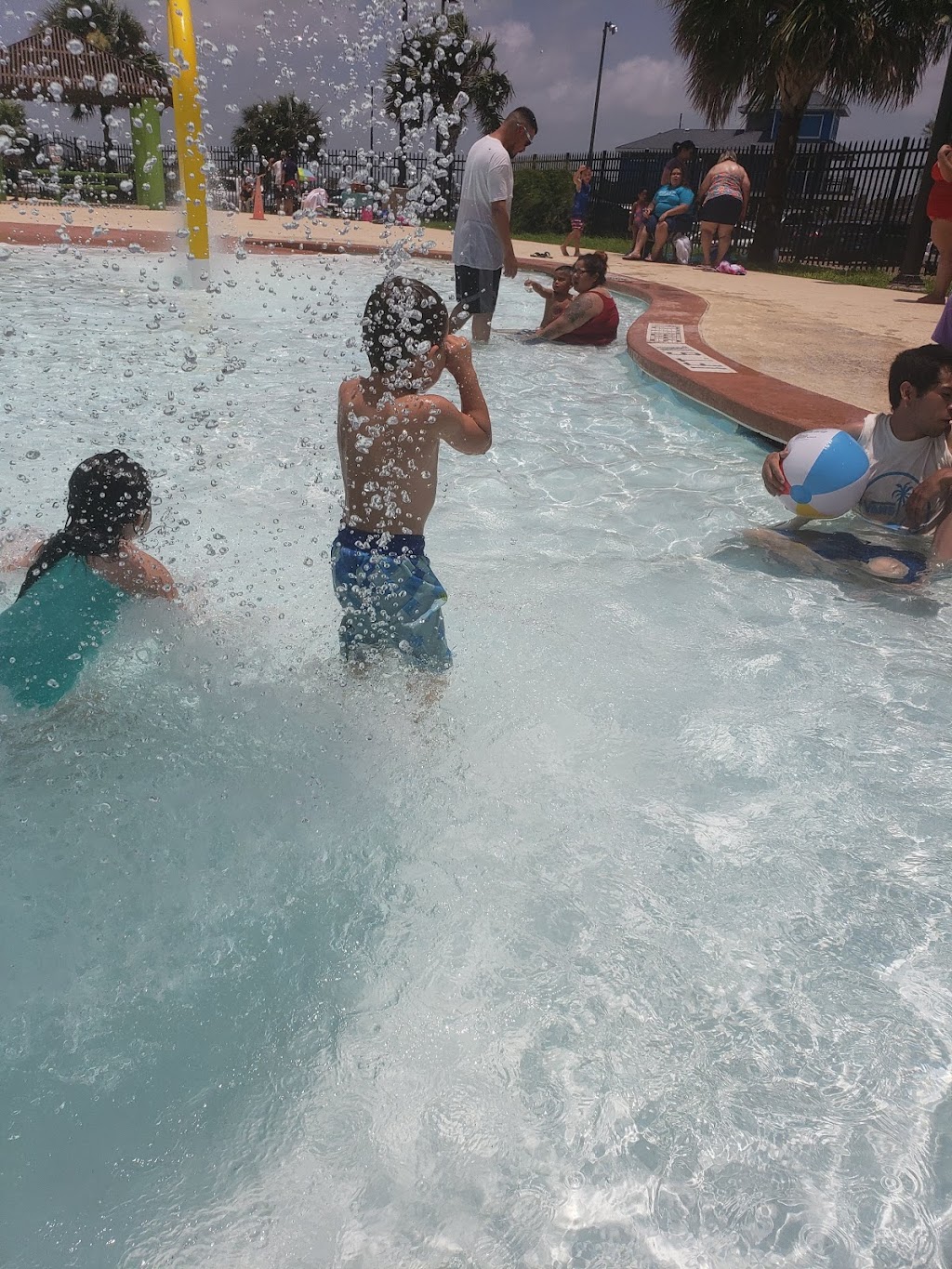 Aransas Pass Aquatic Center | 400 E Johnson Ave, Aransas Pass, TX 78336, USA | Phone: (361) 758-7770