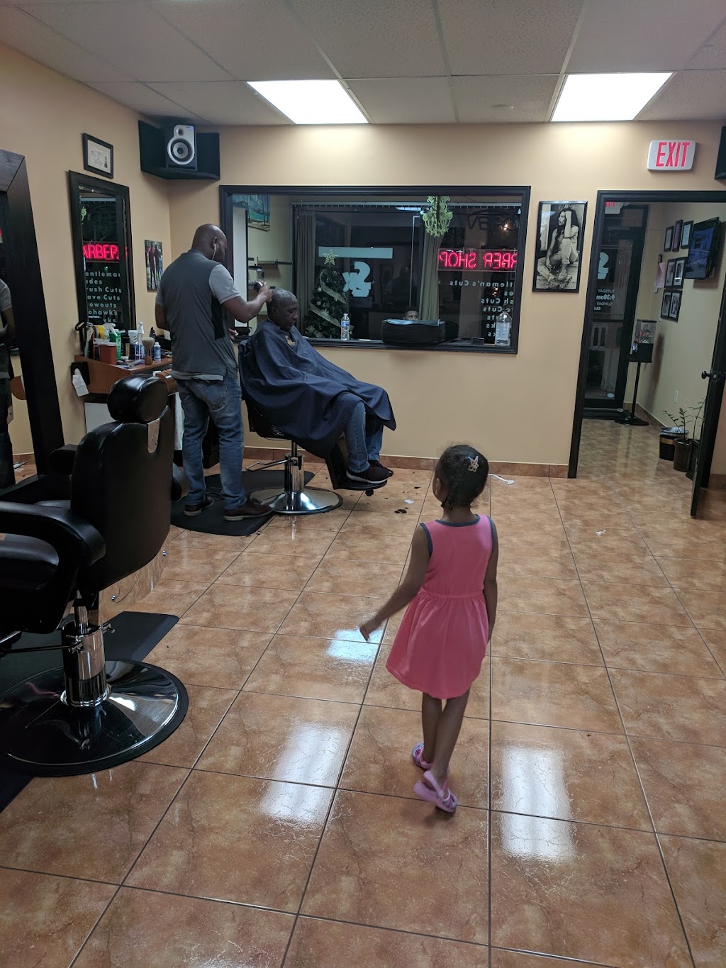 Supreme Kut Barbershop | 4964 N Pine Island Rd, Lauderhill, FL 33351, USA | Phone: (954) 980-4506