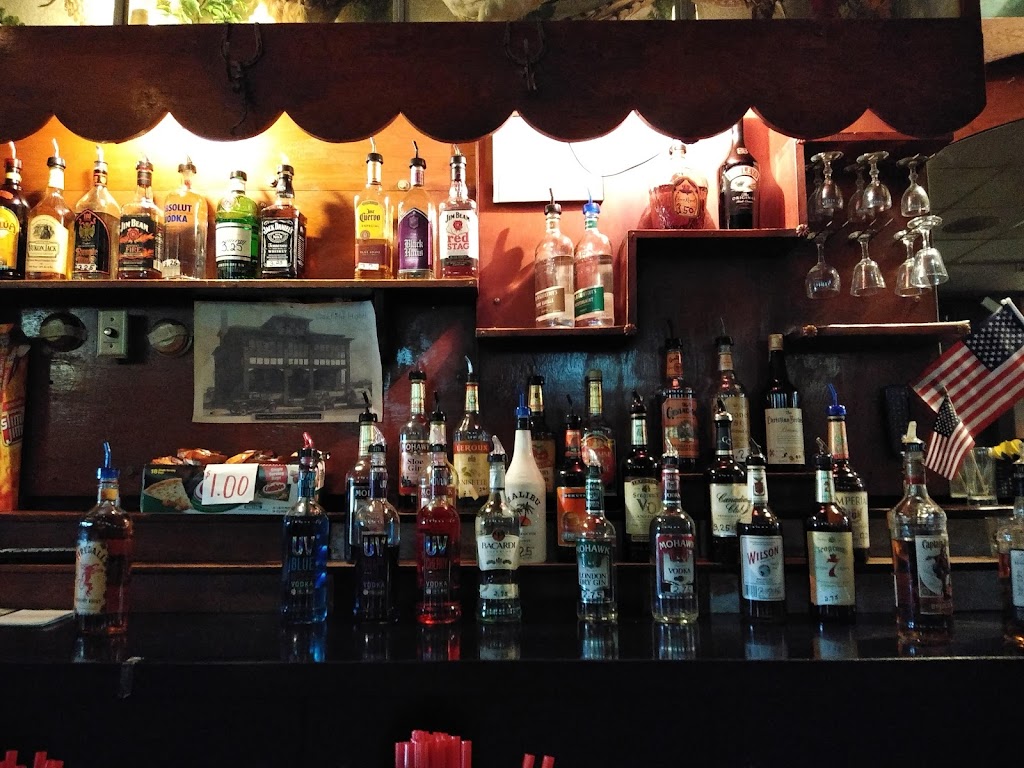 Paris Oakfield Hotel | 49 S Pearl St, Oakfield, NY 14125, USA | Phone: (585) 948-9993