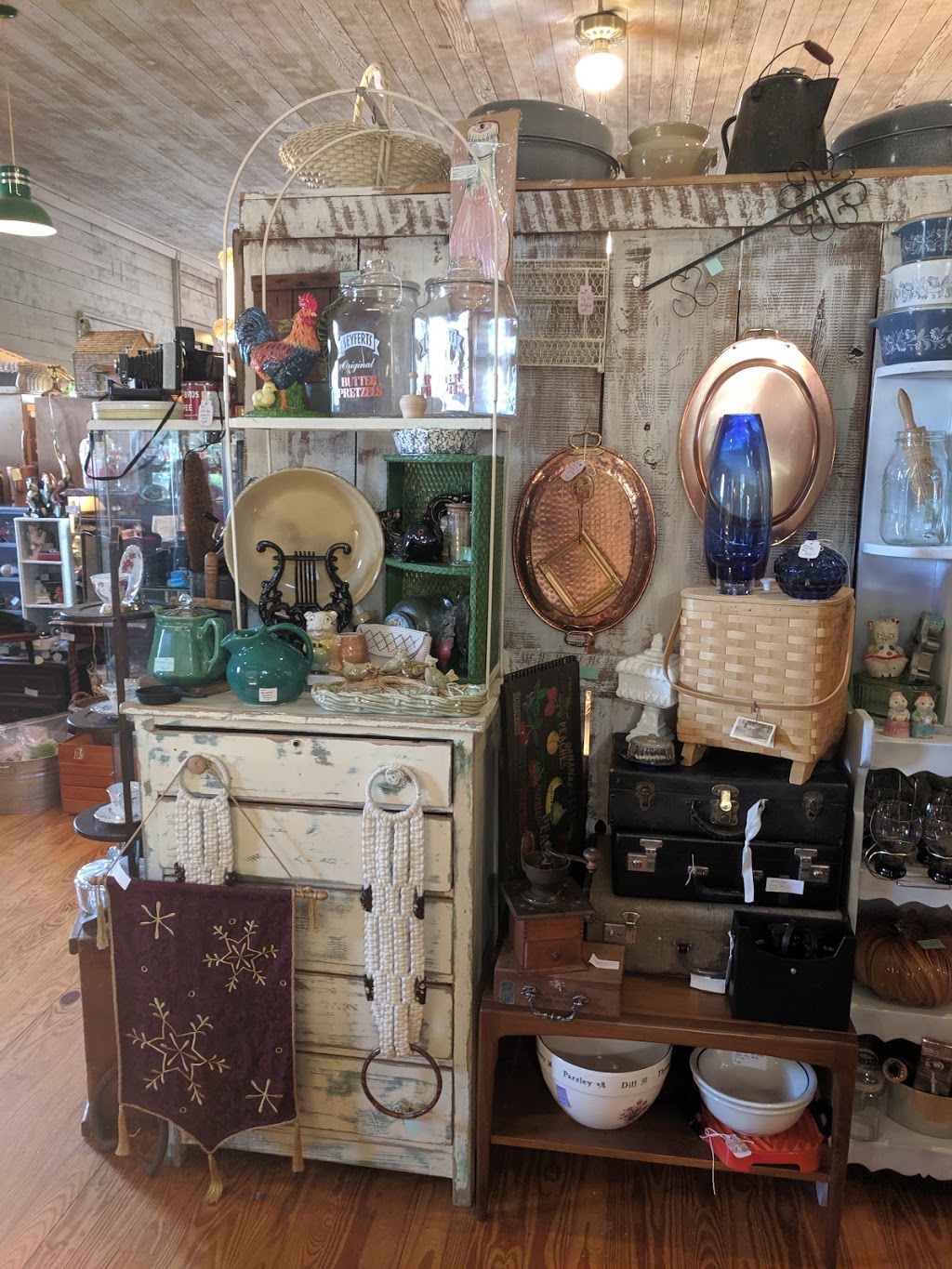 Black Diamond Antiques | 32709 Railroad Ave, Black Diamond, WA 98010 | Phone: (360) 886-8187