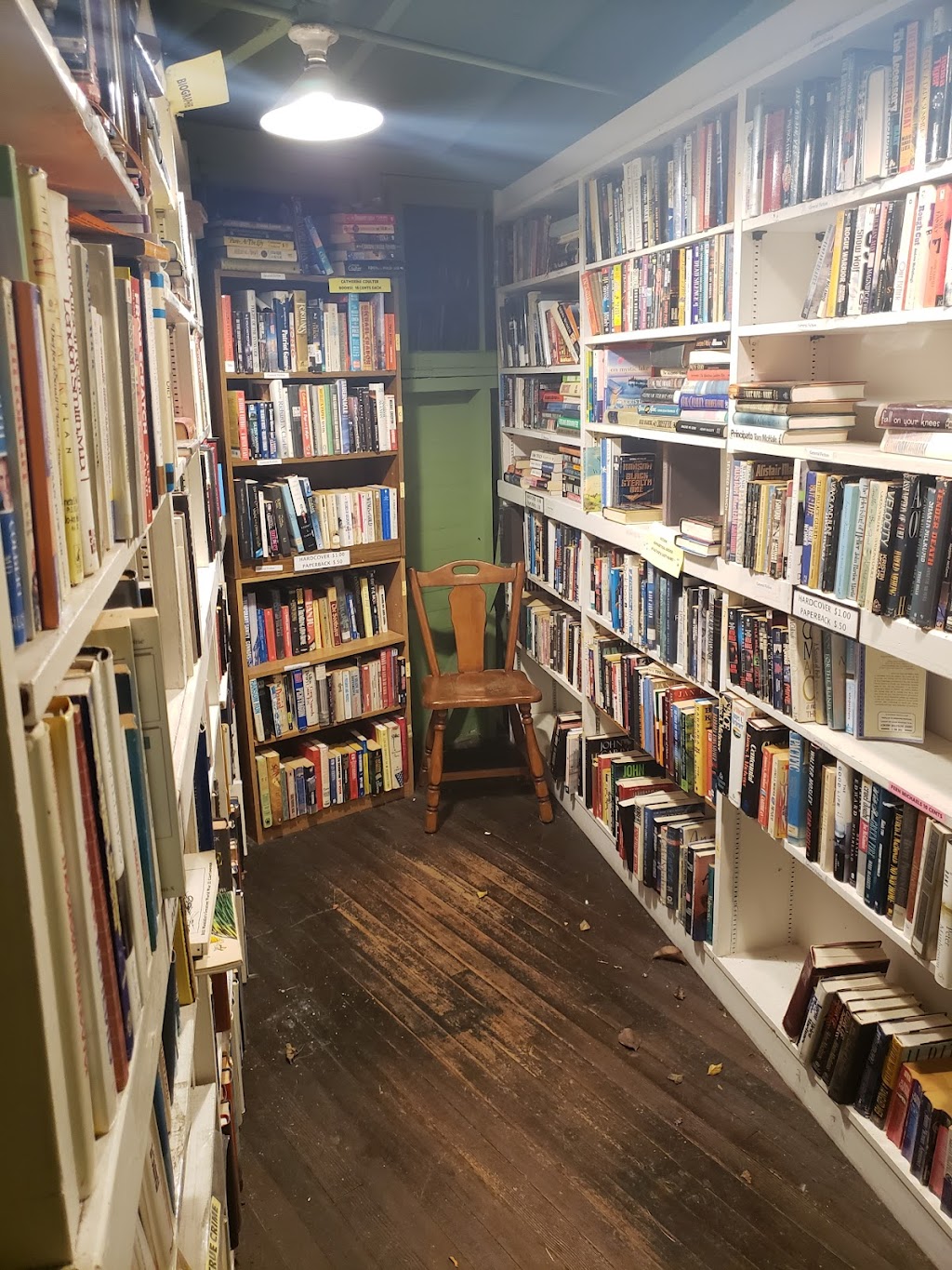 Cobblestone Used Book Store | 14391 Ridge Rd W, Albion, NY 14411, USA | Phone: (585) 589-9013