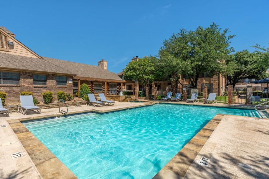 The Arbors of Euless Apartments | 1002 Fuller Wiser Rd, Euless, TX 76039 | Phone: (817) 318-7697