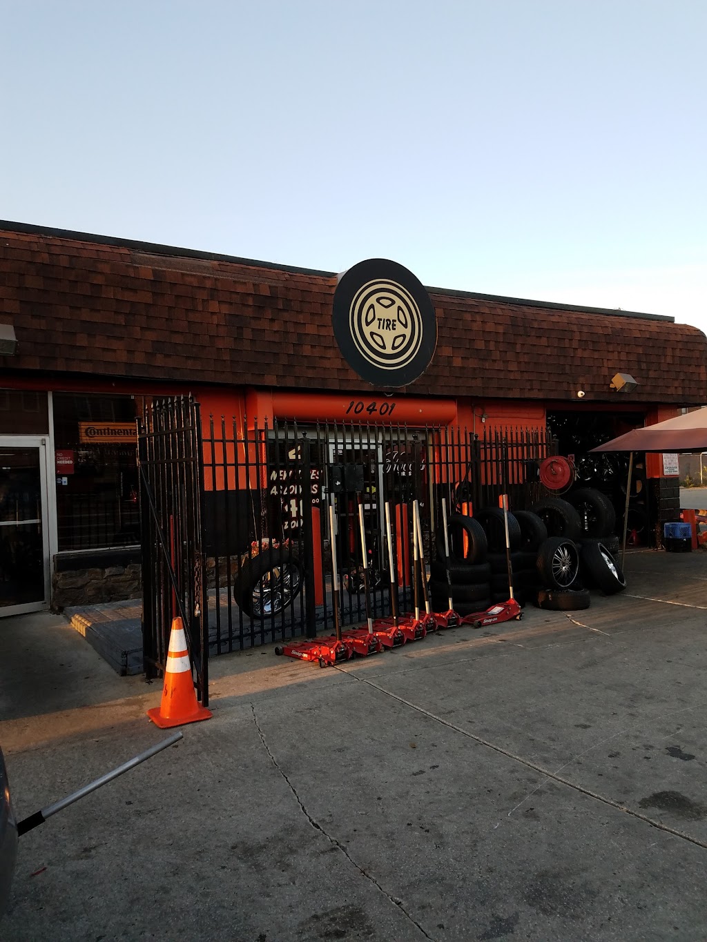 Hoods Tire Services | 10401 Mack Ave, Detroit, MI 48214, USA | Phone: (313) 824-0026