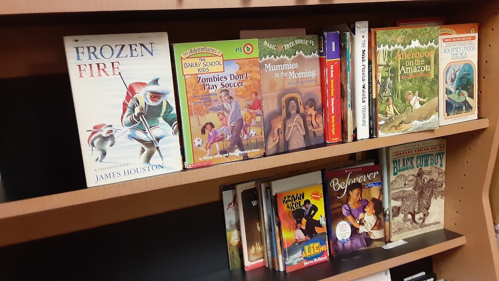 Classics Books & Gifts | 4 W Lafayette St, Trenton, NJ 08608, USA | Phone: (609) 394-8400