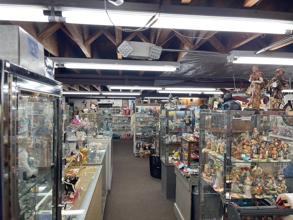 Pottery Place Antiques | 2000 Old W Main St, Red Wing, MN 55066, USA | Phone: (651) 388-7765