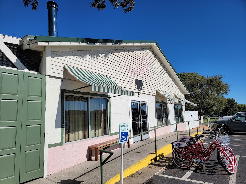 Gemelle 4400 White Settlement Rd, Fort Worth, TX 76114