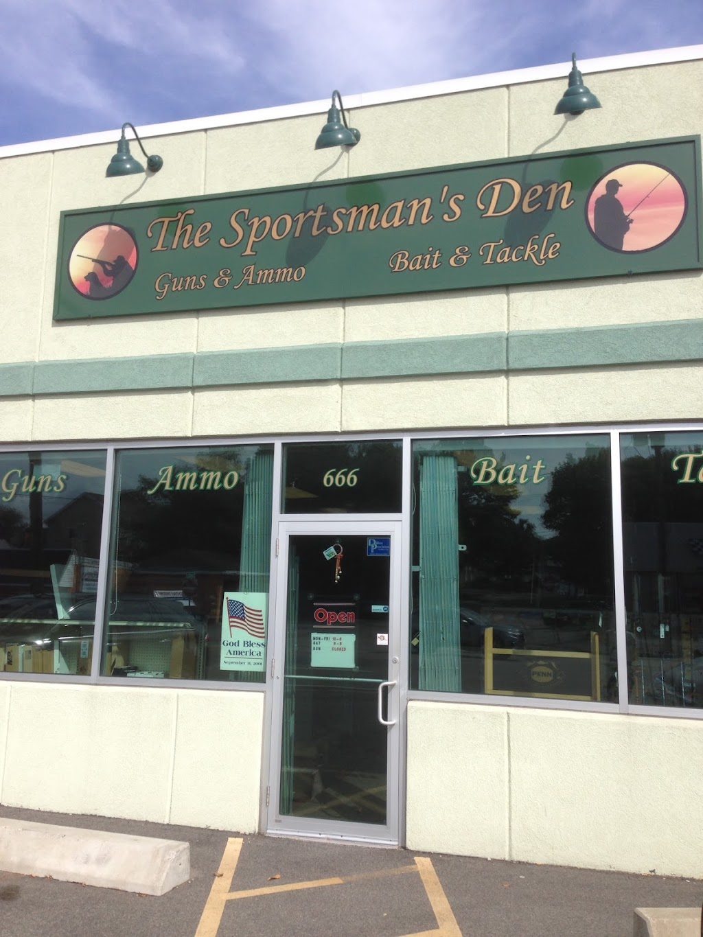 The Sportsmans Den | 666 Southern Artery, Quincy, MA 02169, USA | Phone: (617) 770-3884