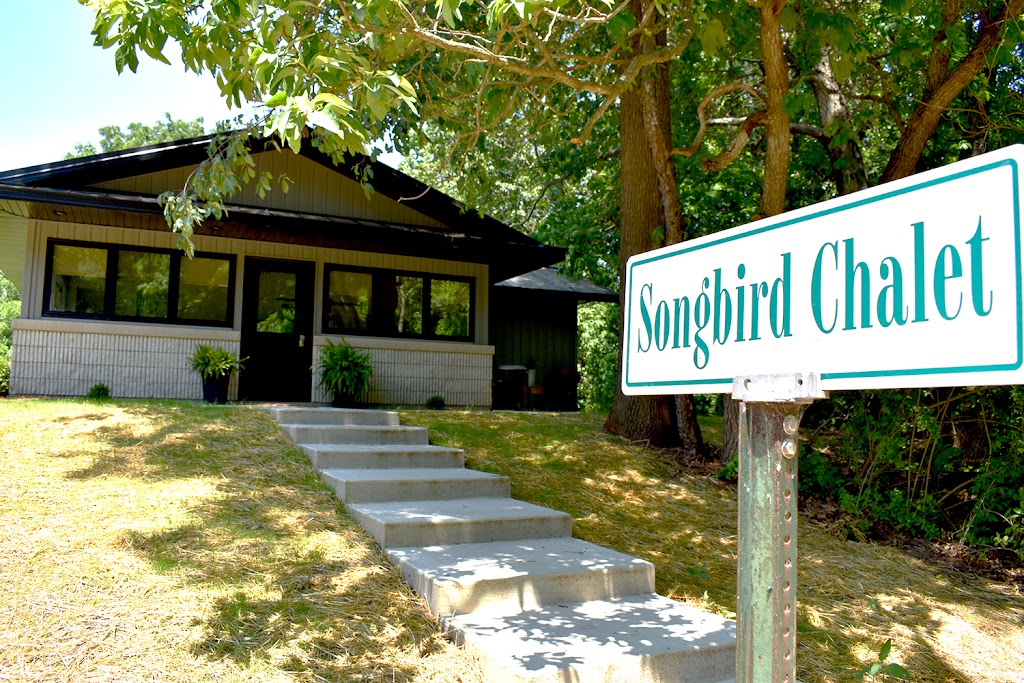 Songbird Chalet @Singing Hills Retreat by Log Cabin Hideaway | 54864 Co Rd 33, Middlebury, IN 46540, USA | Phone: (574) 825-4867