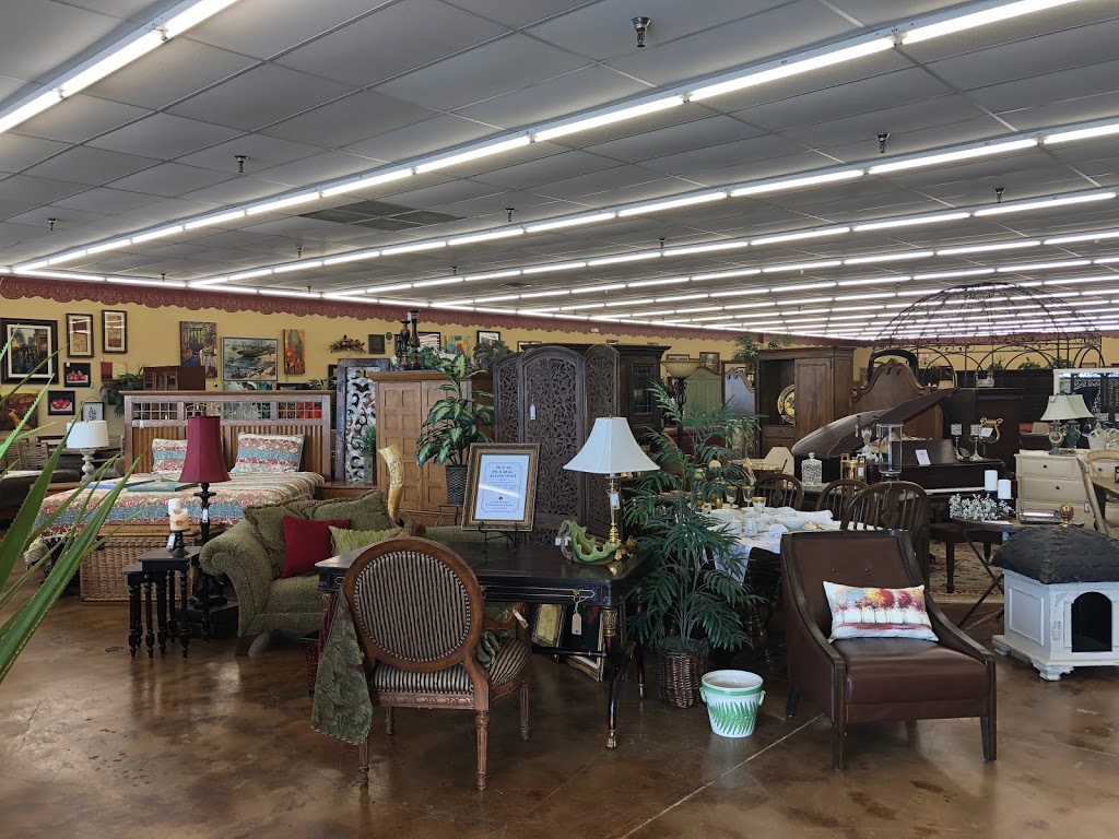 Carousel Consignment | 2201 W Edmond Rd, Edmond, OK 73003, USA | Phone: (405) 285-1250