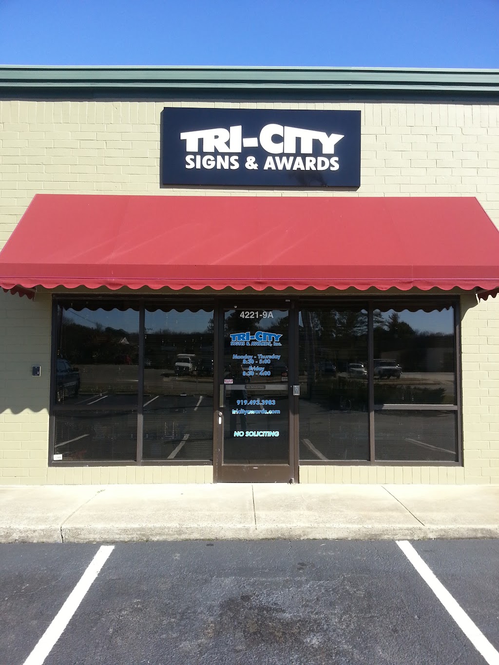 Tri-City Signs & Awards, Inc. | 4221 Garrett Rd #9, Durham, NC 27707, USA | Phone: (919) 493-3983