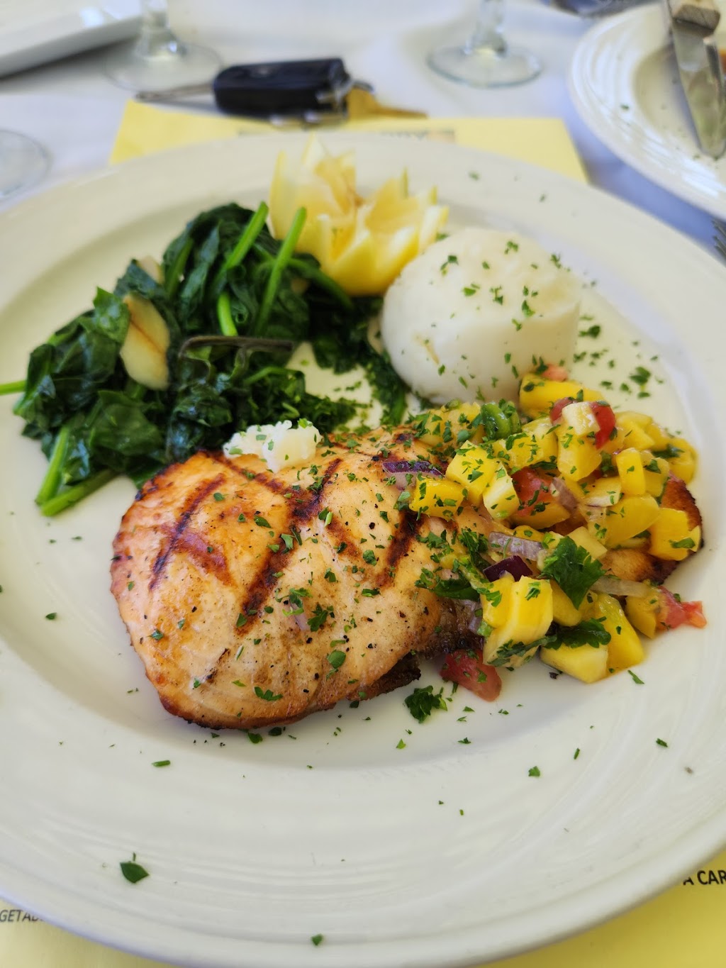 Laras Fine Dining | 1900 Esplanade Dr, Richmond, CA 94804, USA | Phone: (510) 234-1860