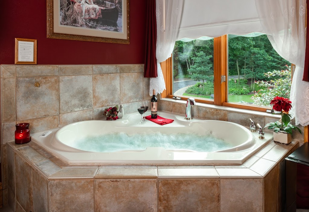 Inn at Wawanissee Point | E13609 Tower Rd, Baraboo, WI 53913, USA | Phone: (608) 355-9899