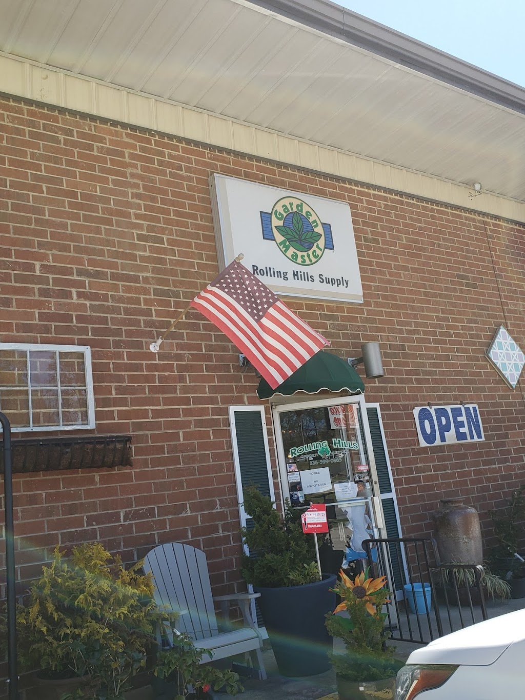 Rolling Hills Garden Center | 400 S Madison Blvd, Roxboro, NC 27573, USA | Phone: (336) 599-0385